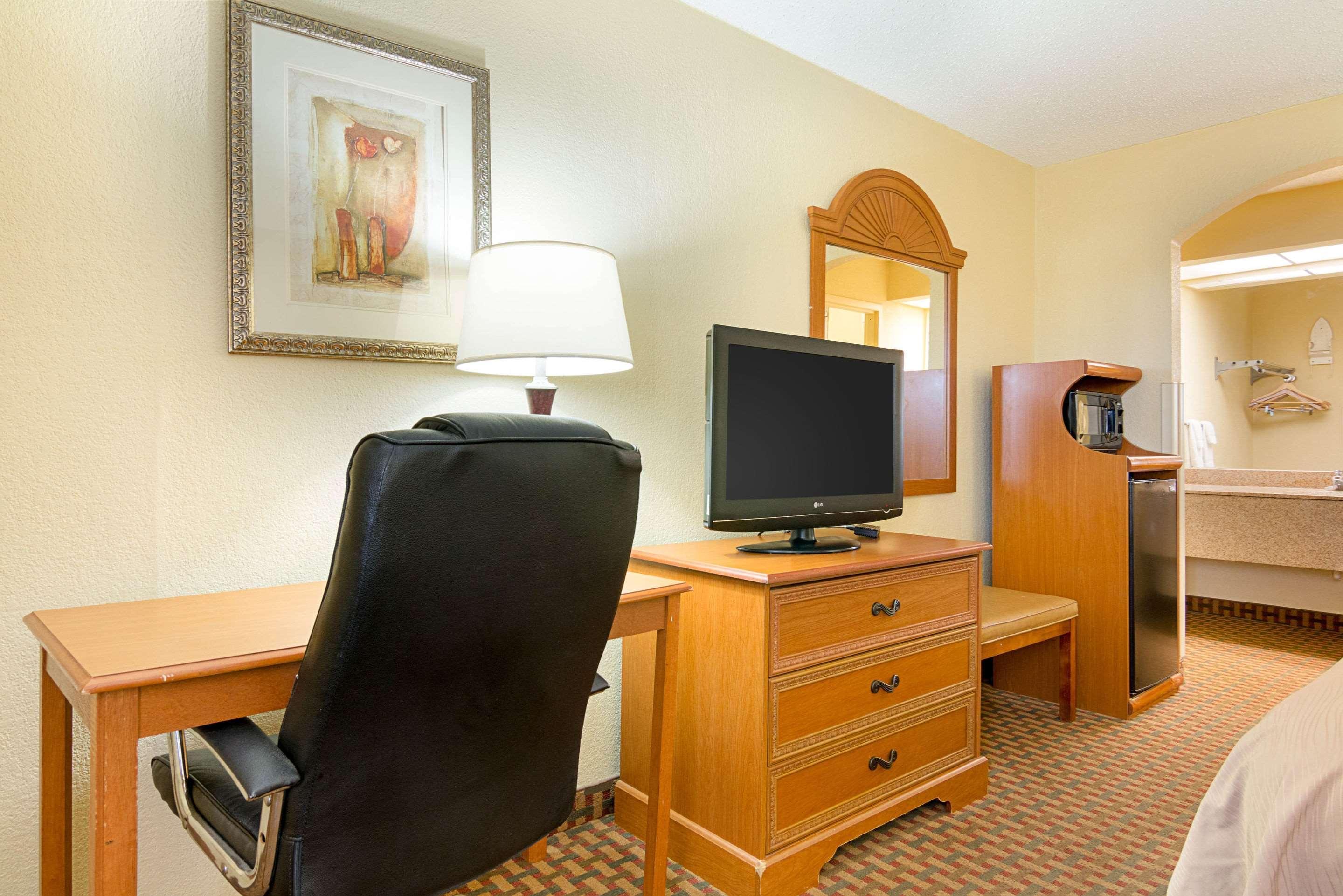 Quality Inn Near Casinos And Convention Center Bossier Stadt Exterior foto