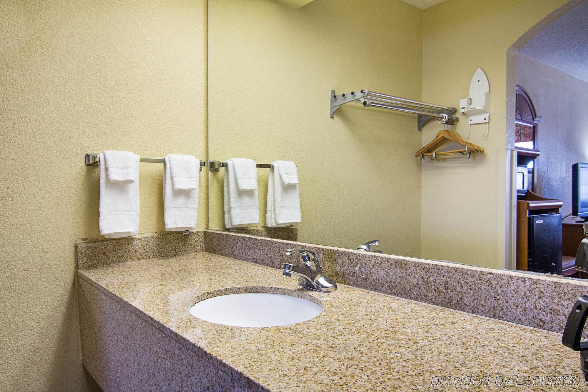 Quality Inn Near Casinos And Convention Center Bossier Stadt Exterior foto